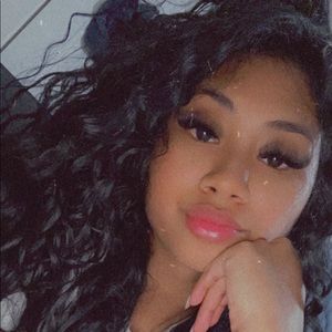 Meet your Posher, Salena